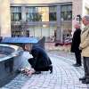 PAJ 2022-02-06, 2, Undersecretary Przydacz laying floral wreath at the NKM
